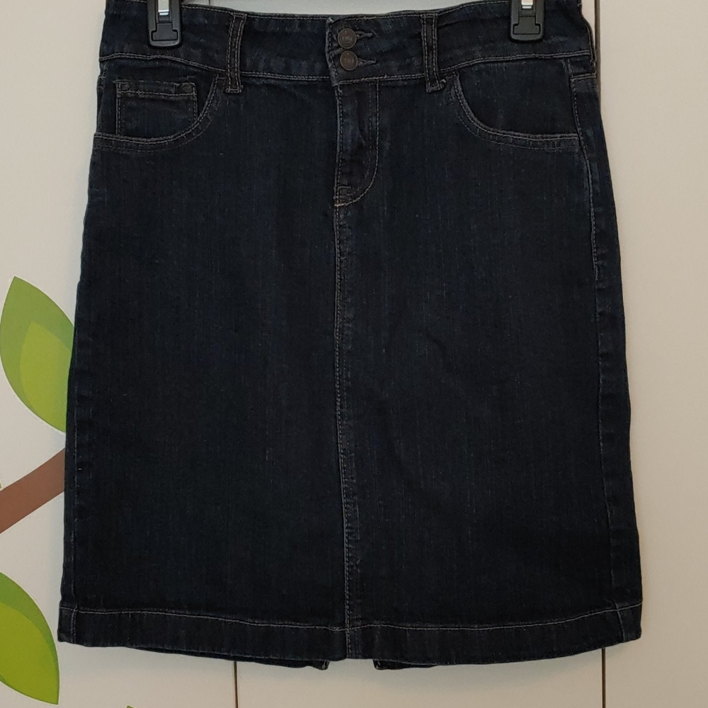 Old Navy Denim Skirt Size 6 EUC